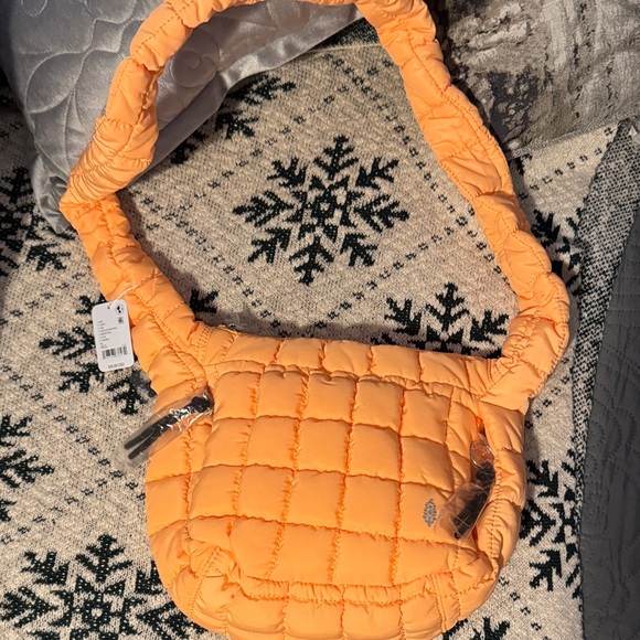 FP Movement Quilted Baby Carryall Sling Bag Neon Clementine NWT sold out color - Picture 5 of 9